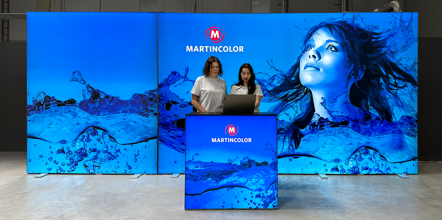 LED exhibition wall with illuminated counter LED exhibition wall with illuminated counter